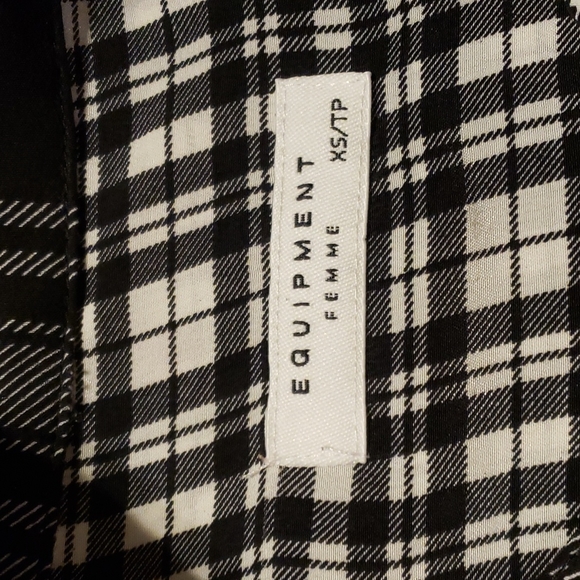 Equipment Femme plaid silk button up top black white - Picture 3 of 5